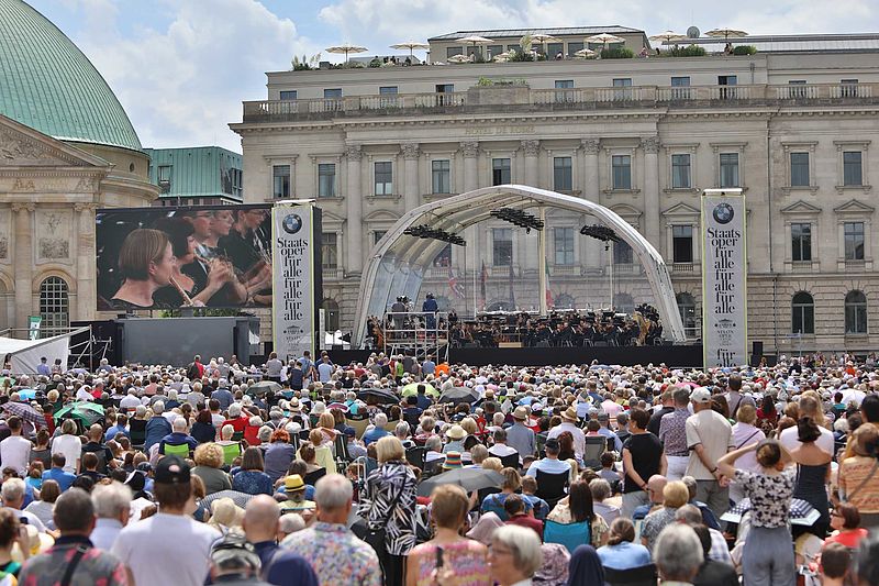 „Staatsoper für alle" am 18. und 19. Juni: Live-Opernübertragung von Puccinis „Turandot“ und Live-Konzert der Staatskapelle Berlin. Dank BMW kostenfrei und erstmalig wieder für alle.