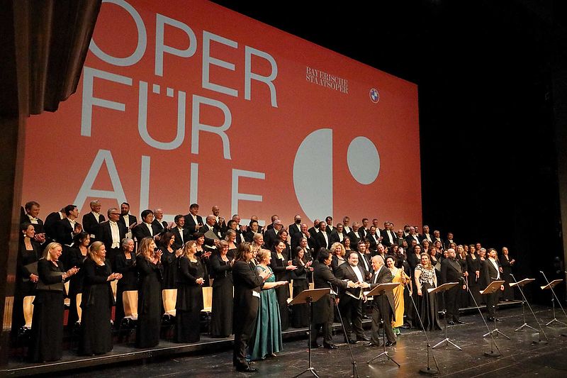 Oper für alle 2021 feiert Auftakt. Nach Festspielkonzert AIDA unter der musikalischen Leitung von Zubin Mehta folgen Open-Air Übertragungen des Konzerts „Der wendende Punkt“ und der Oper „Tristan und
