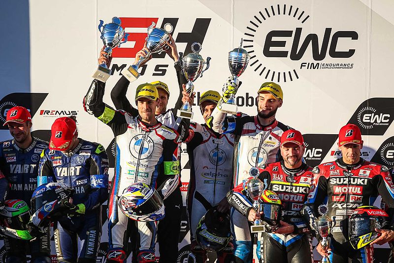 BMW M 1000 RR gewinnt Finale in Most: BMW Motorrad World Endurance Team feiert ersten Sieg in der FIM EWC.