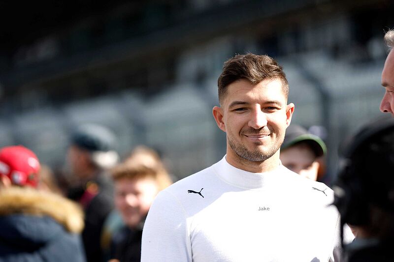 Willkommen zurück! Jake Dennis ist erneut Teil des Werksfahrer-Aufgebots von BMW M Motorsport.