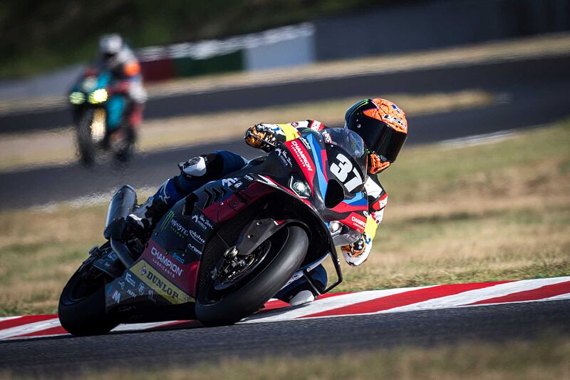 BMW Motorrad World Endurance Team geht stark aufgestellt in die FIM Endurance World Championship 2024 – Sylvain Guintoli als Neuzugang.