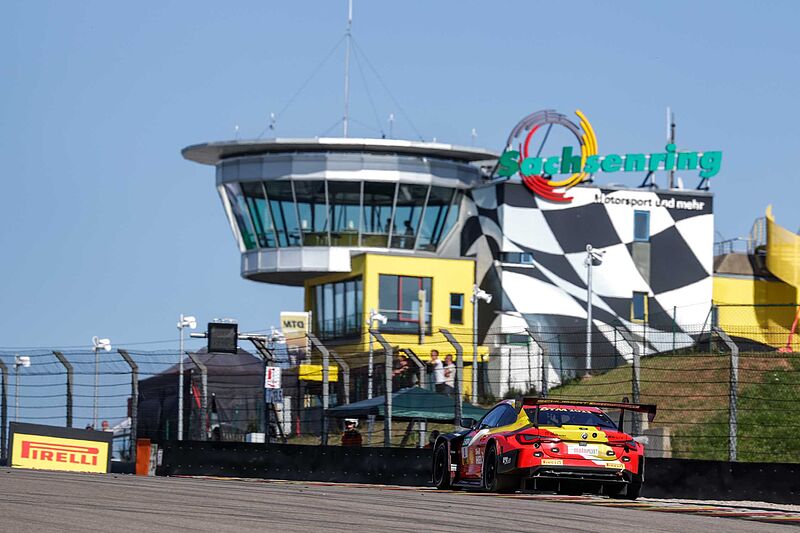 DTM: Sheldon van der Linde und René Rast erkämpfen an schwierigem Wochenende Top-10-Platzierungen.