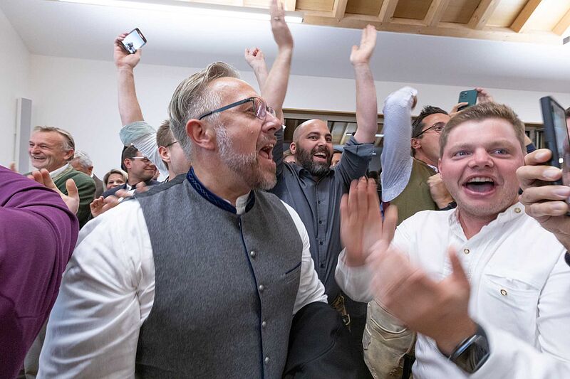 Ja zu BMW: Straßkirchner stimmen deutlich für die Ansiedlung des Montagestandorts für Hochvoltbatterien