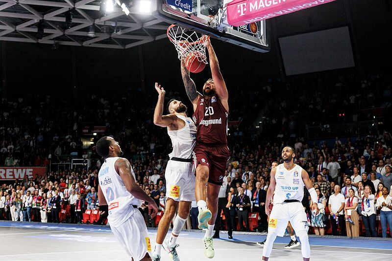 "Dunks for Tomorrow“: BMW München und FC Bayern München Basketball starten gemeinsames gesellschaftliches Engagement.