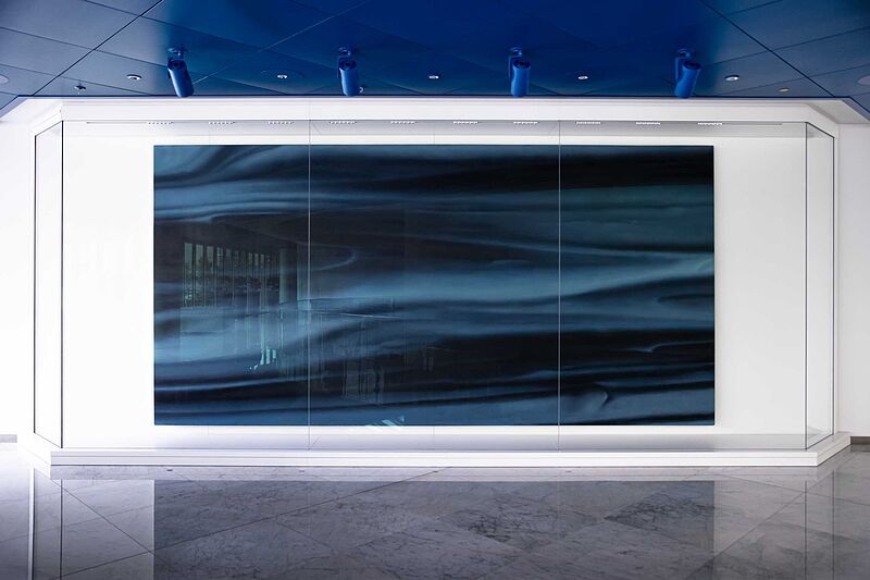 50 Jahre Gerhard Richters Werkgruppe „Rot - Gelb - Blau“. Die Gemälde für BMW werden seit ihrer Entstehung 1973 nach umfänglicher Restaurierung neu im Eingangsbereich des BMW Hochhaus präsentiert.