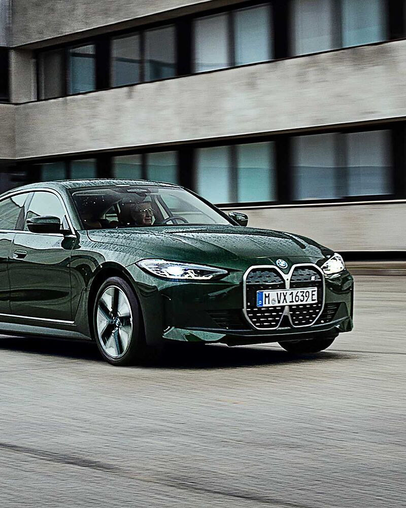 Freude forever: BMW versendet eine herzerwärmende Vater-Sohn-Geschichte.