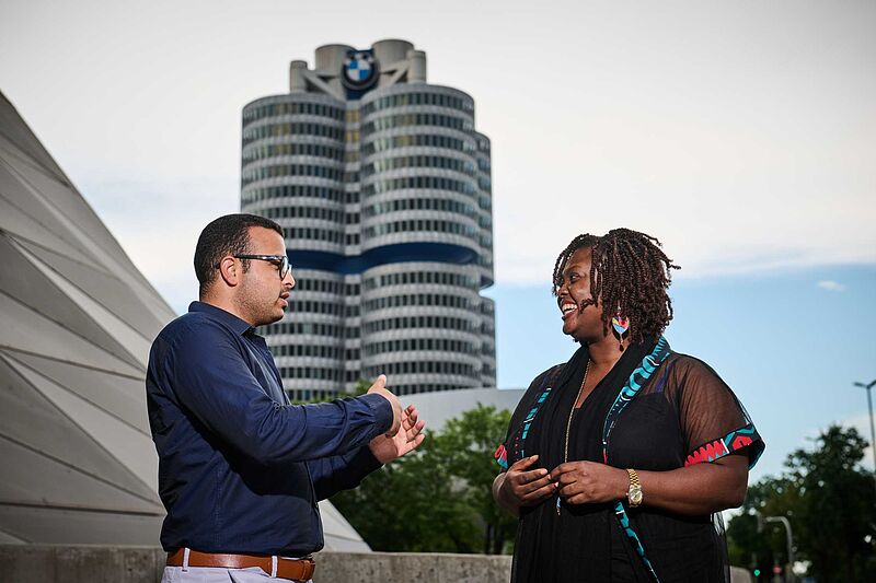 Start der Bewerbungsphase für den Intercultural Innovation Hub 2024. Connect – Empower – Elevate: Globale Graswurzel-Initiativen vernetzen, stärken und fördern.