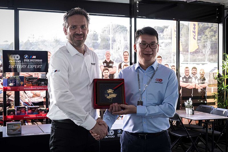 BMW Motorrad Motorsport begrüßt OUTDO CORP als neuen Technical Partner im WorldSBK-Projekt.
