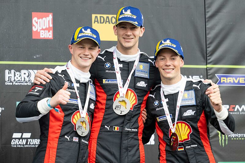 Podium bei den 24h Nürburgring: #72 BMW M4 GT3 nach Nebelrennen auf Rang drei gewertet.