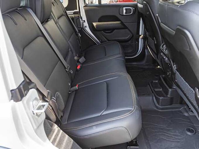 Jeep Wrangler Sahara 2.0l SILVERSTAR