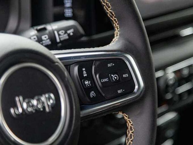 Jeep Wrangler BLACK EDITION 2.0l T-GDI Ultd. Sky-One