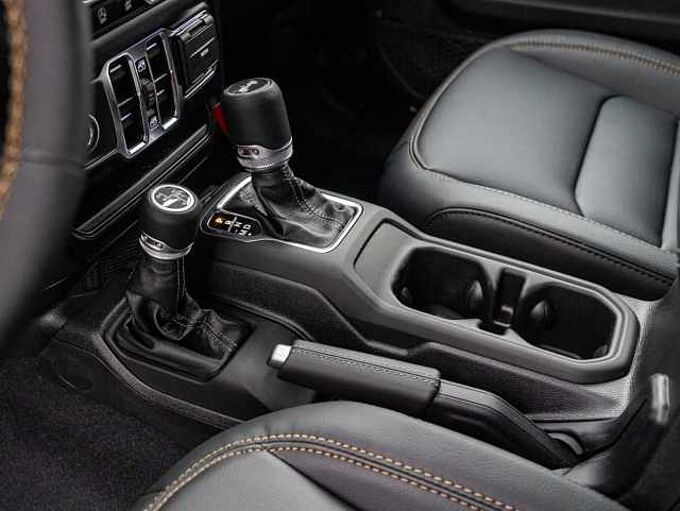 Jeep Wrangler BLACK EDITION 2.0l T-GDI Ultd. Sky-One