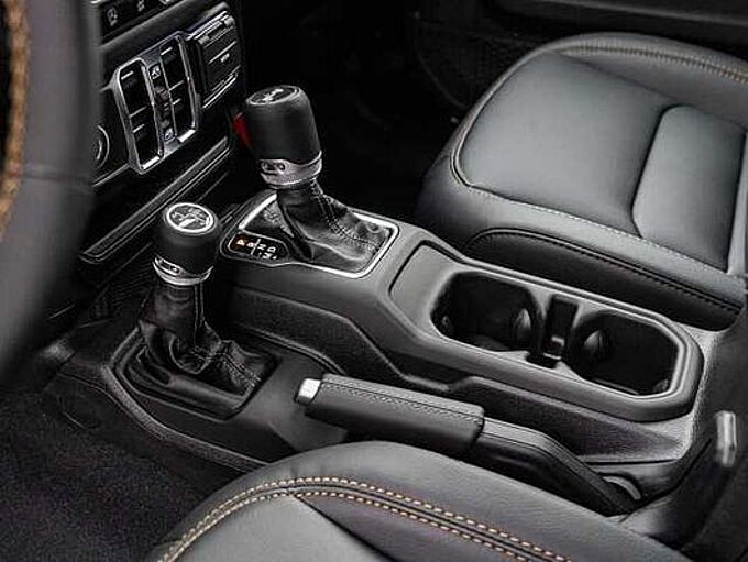 Jeep Wrangler BLACK EDITION 2.0l T-GDI Ultd. Sky-One