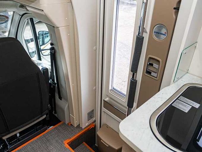 Eura Mobil Activa One 570 HS Automatik MJ26