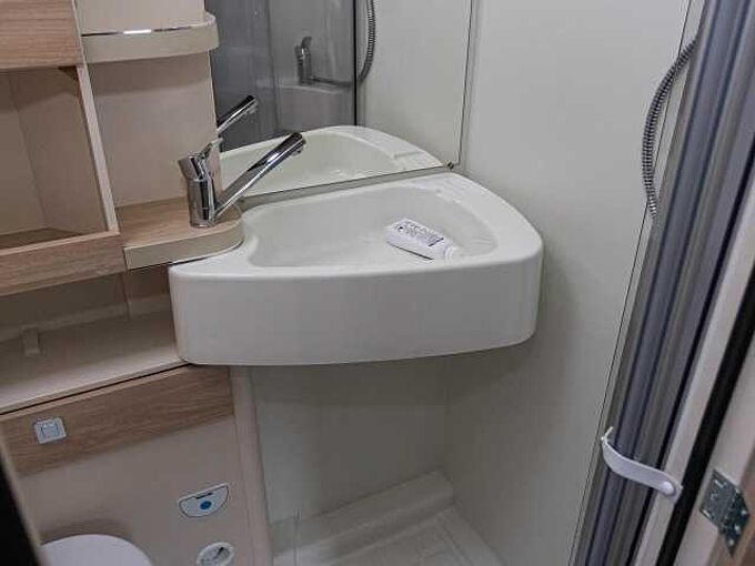 Eura Mobil Activa One 570 HS Automatik MJ26