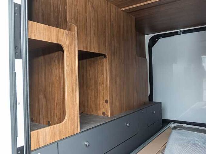 Laika Ecovip L 3019 Titanio UPE  104.000 &euro;