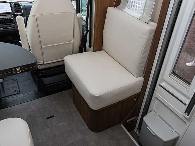 Laika Ecovip L 3019 Titanio UPE  104.000 &euro;