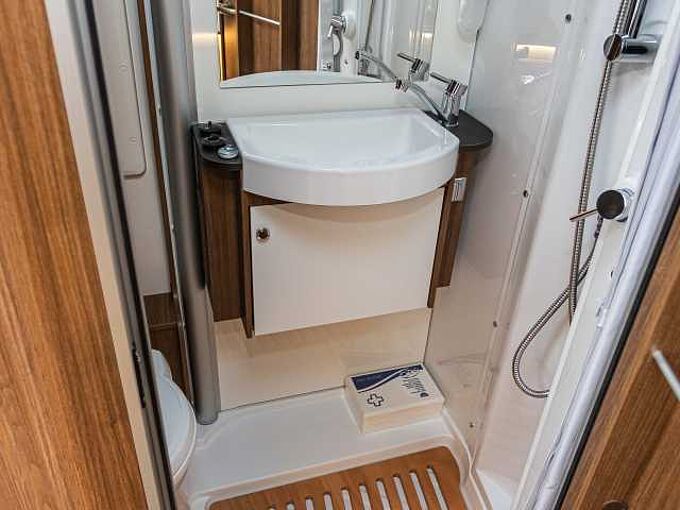 Laika Ecovip L 3019 Titanio UPE  104.000 &euro;