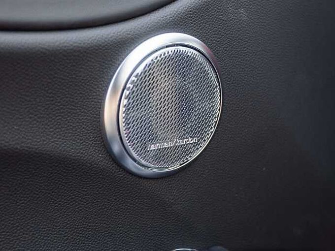 Alfa Romeo Giulia 2.0 16V AT8-Q4 INTENSA Panorama