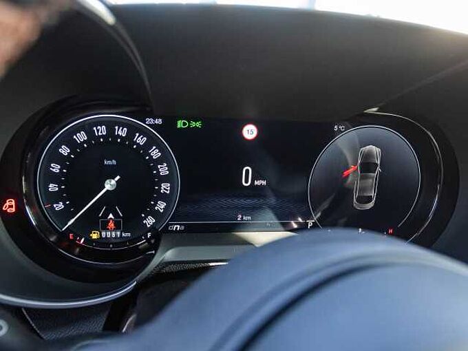 Alfa Romeo Giulia 2.0 16V AT8-Q4 INTENSA Panorama