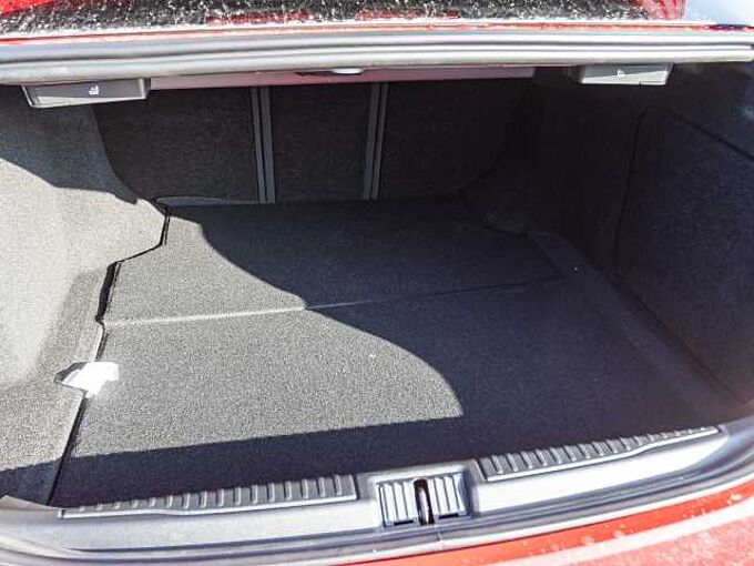 Alfa Romeo Giulia 2.0 16V AT8-Q4 INTENSA Panorama