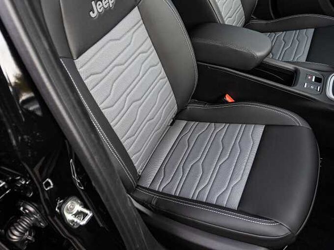 Jeep Avenger 1.2 48V 4xe Hybrid eAWD Upland