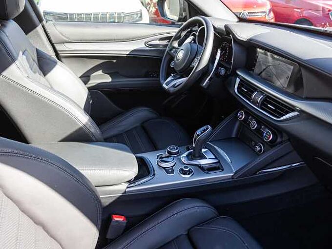 Alfa Romeo Stelvio 2.0 16V Turbo AT8-Q4 Veloce MY24 VOLL!