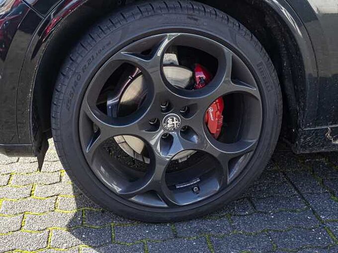 Alfa Romeo Stelvio 2.0 16V Turbo AT8-Q4 Veloce MY24 VOLL!