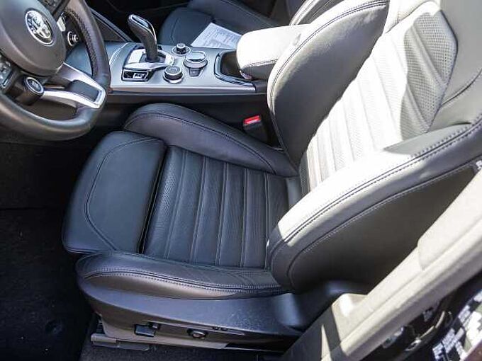Alfa Romeo Stelvio 2.0 16V Turbo AT8-Q4 Veloce MY24 VOLL!