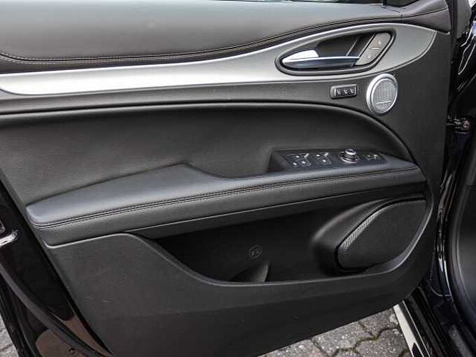 Alfa Romeo Stelvio 2.0 16V Turbo AT8-Q4 Veloce