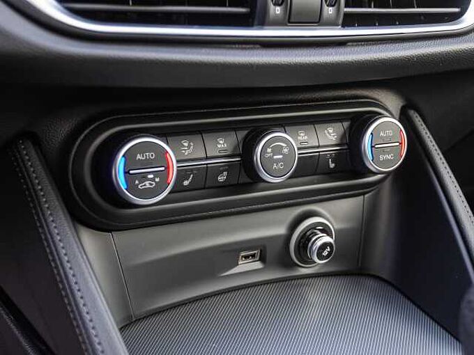 Alfa Romeo Stelvio 2.0 16V Turbo AT8-Q4 Veloce