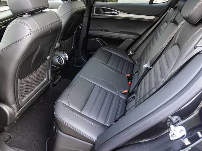 Alfa Romeo Stelvio 2.0 16V Turbo AT8-Q4 Veloce