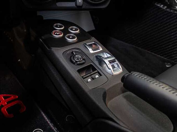 Alfa Romeo 4C 1.8 TBi Coup&eacute;  NUR 4107km!