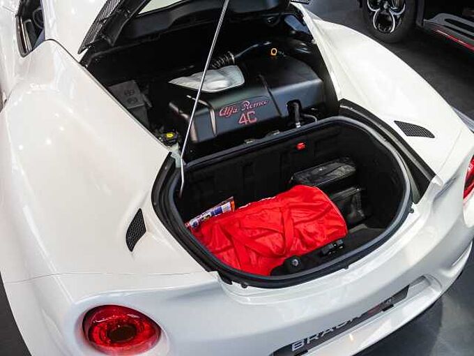 Alfa Romeo 4C 1.8 TBi Coup&eacute;  NUR 4107km!