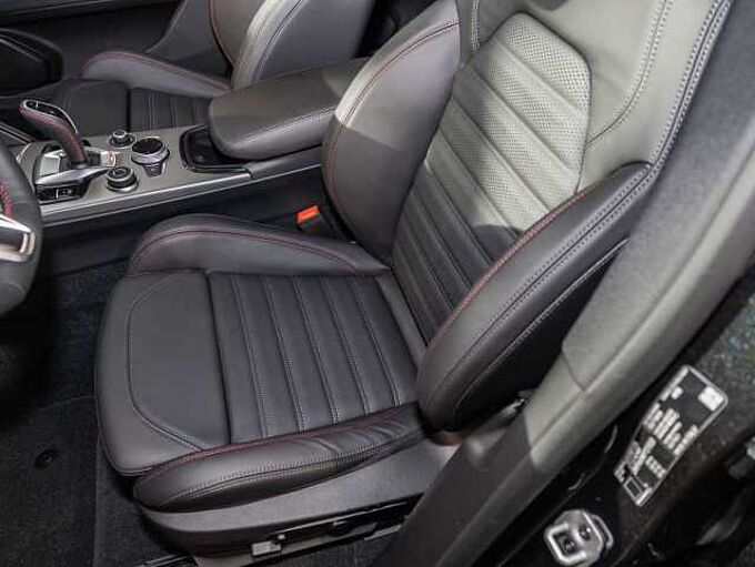 Alfa Romeo Stelvio COMPETIZIONE  2.0 Turbo 16V AT8-Q4