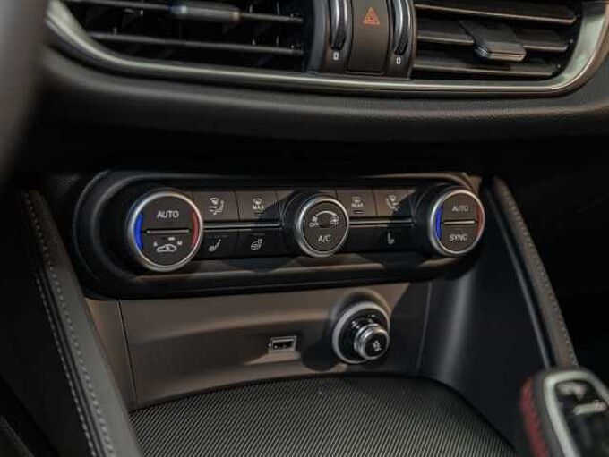 Alfa Romeo Stelvio COMPETIZIONE  2.0 Turbo 16V AT8-Q4