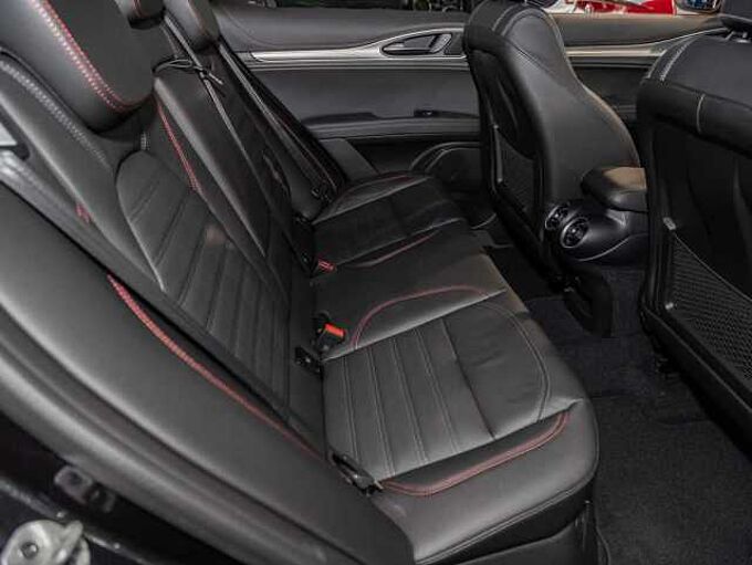 Alfa Romeo Stelvio COMPETIZIONE  2.0 Turbo 16V AT8-Q4