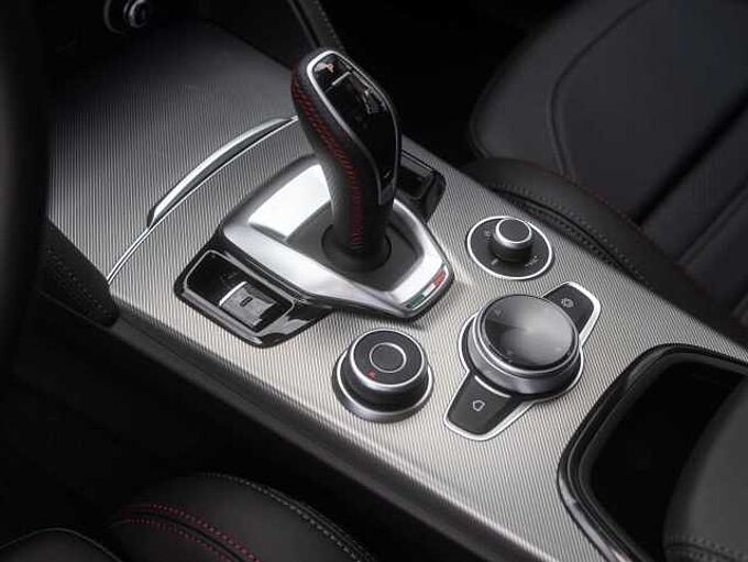 Alfa Romeo Stelvio COMPETIZIONE 2.0 Turbo 16V AT8-Q4