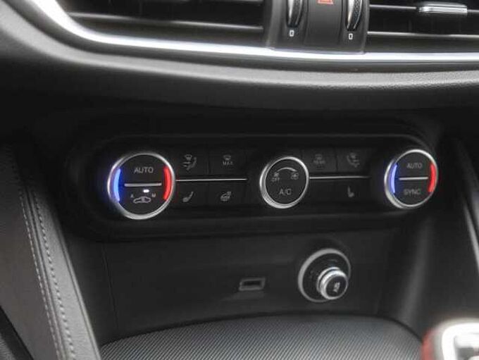 Alfa Romeo Stelvio COMPETIZIONE 2.0 Turbo 16V AT8-Q4