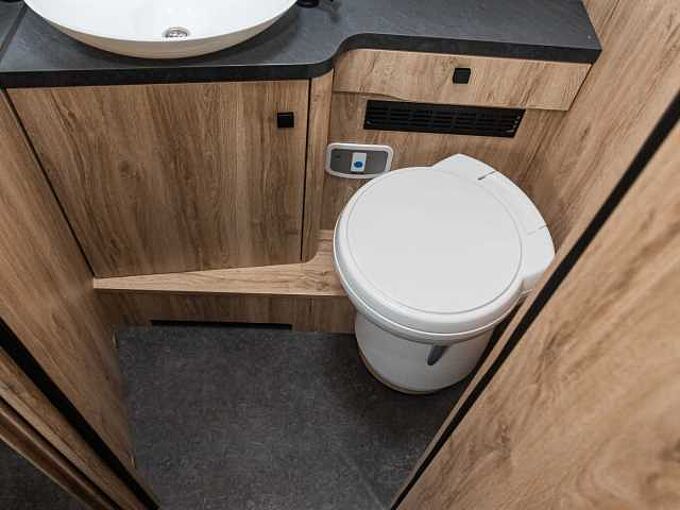 Eura Mobil Integra Line 720 QF MARKISE 06/2026