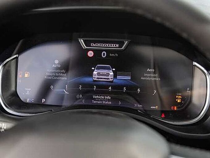 Dodge RAM 1500 Laramie Night Premium LPG