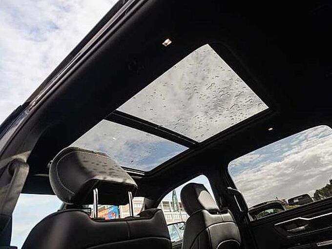 Dodge RAM 1500 Laramie Night Premium LPG