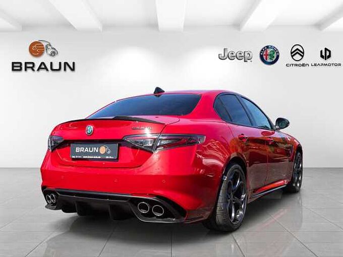 Alfa Romeo Giulia 2.9 V6 Bi-Turbo Quadrifoglio ORO