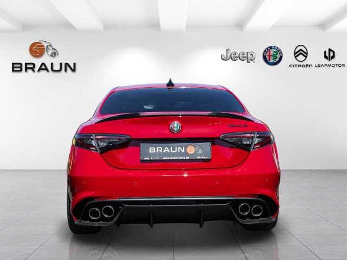 Alfa Romeo Giulia 2.9 V6 Bi-Turbo Quadrifoglio ORO