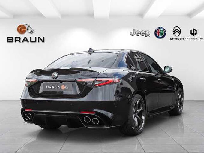 Alfa Romeo Giulia 2.9 V6 Bi-Turbo Quadrifoglio ORO