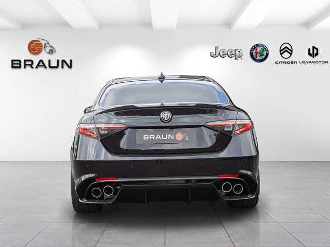 Alfa Romeo Giulia 2.9 V6 Bi-Turbo Quadrifoglio ORO