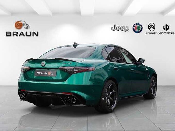 Alfa Romeo Giulia 2.9 V6 Bi-Turbo Quadrifoglio ORO