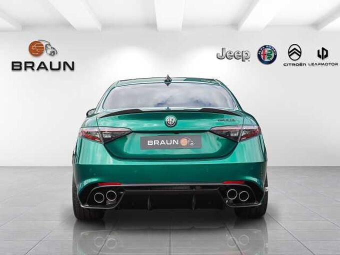 Alfa Romeo Giulia 2.9 V6 Bi-Turbo Quadrifoglio ORO