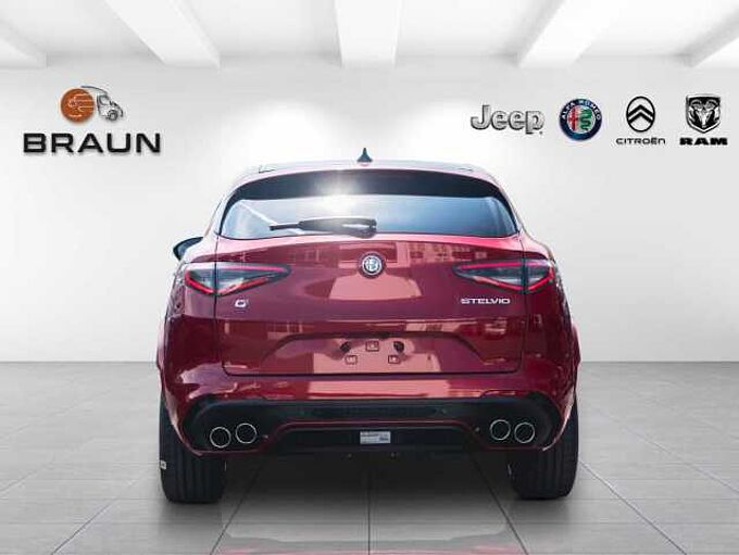 Alfa Romeo Stelvio V6 2.9 Bi-Turbo AT8-Q4 Quadrifoglio