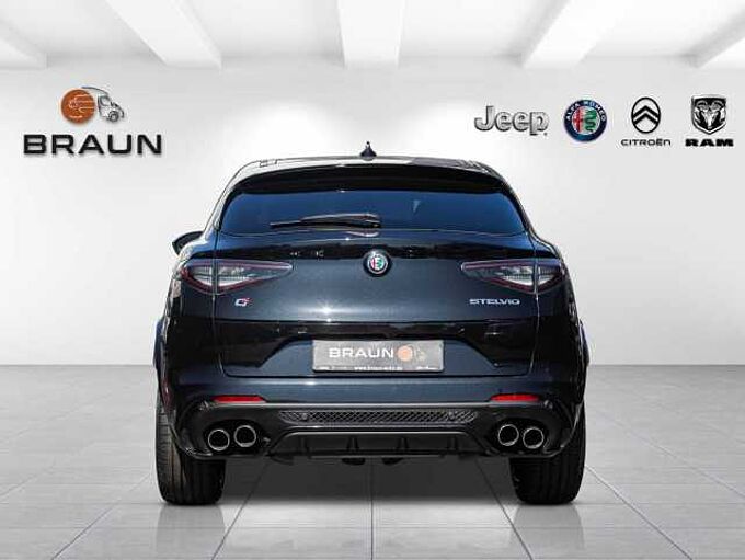 Alfa Romeo Stelvio V6 2.9 Bi-Turbo AT8-Q4 Quadrifoglio